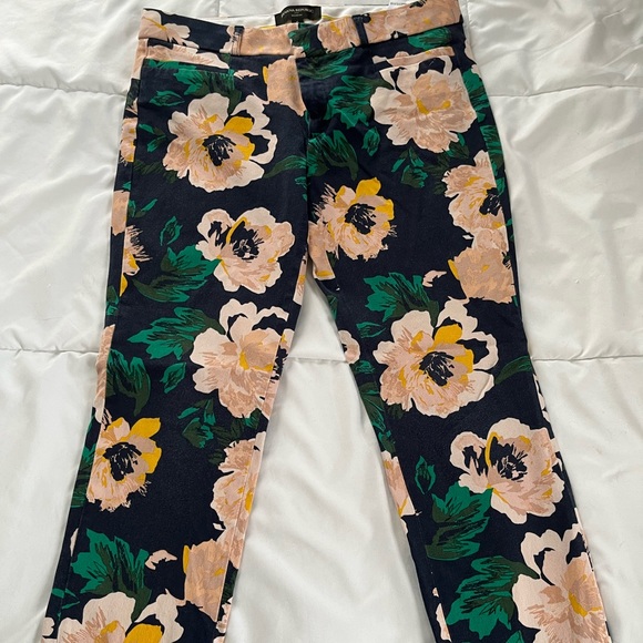 Banana Republic Sloan Fit Cropped Floral Pants - Picture 3 of 3